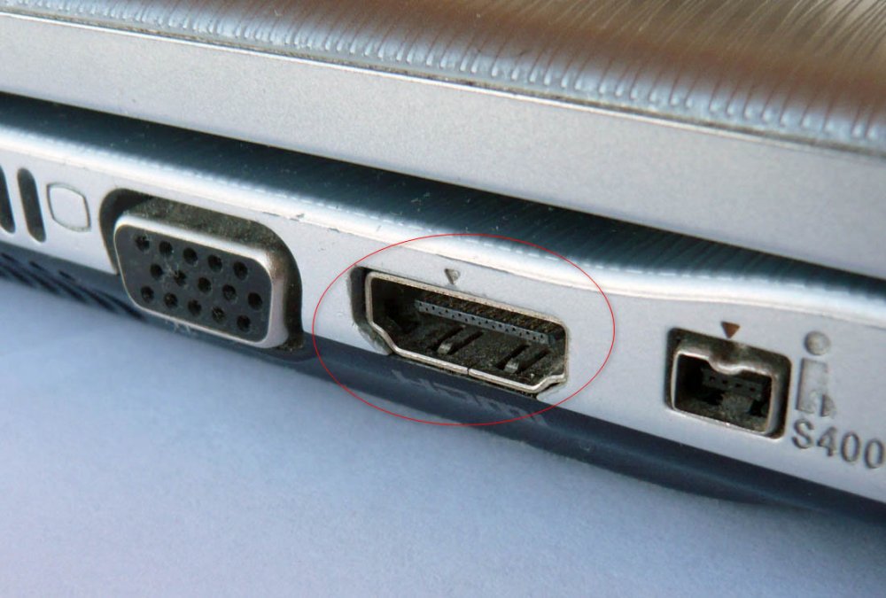 Как подключить ноутбук к телевизору через кабель (VGA, тюльпаны, DVI)